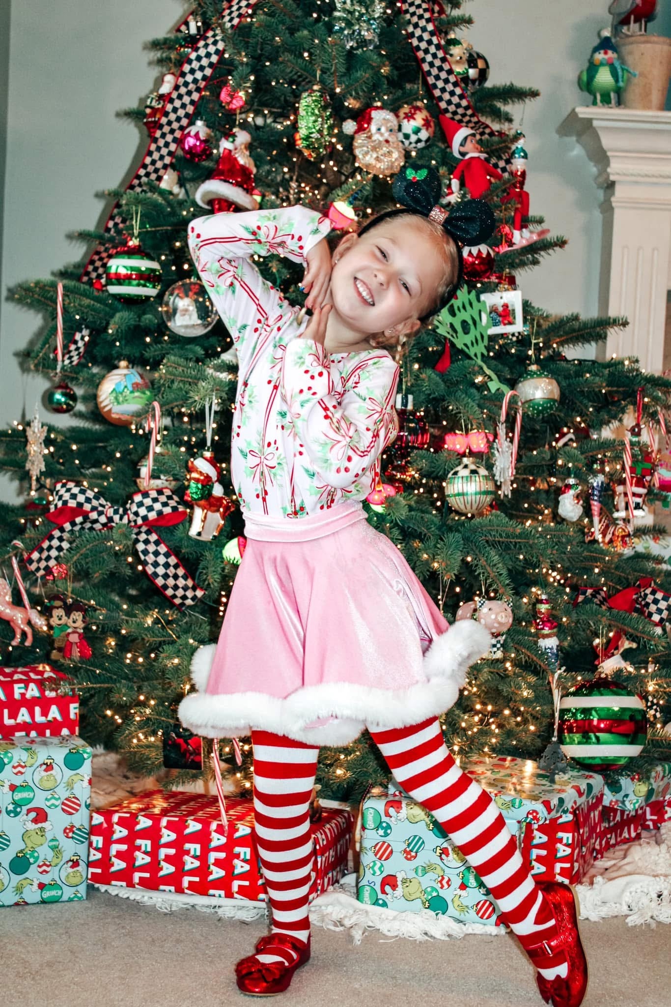 Pink bow mistletoe